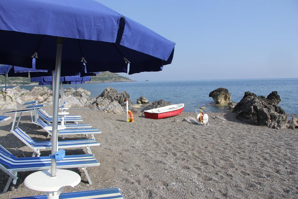 Hotel Mediterraneo Сапри Экстерьер фото