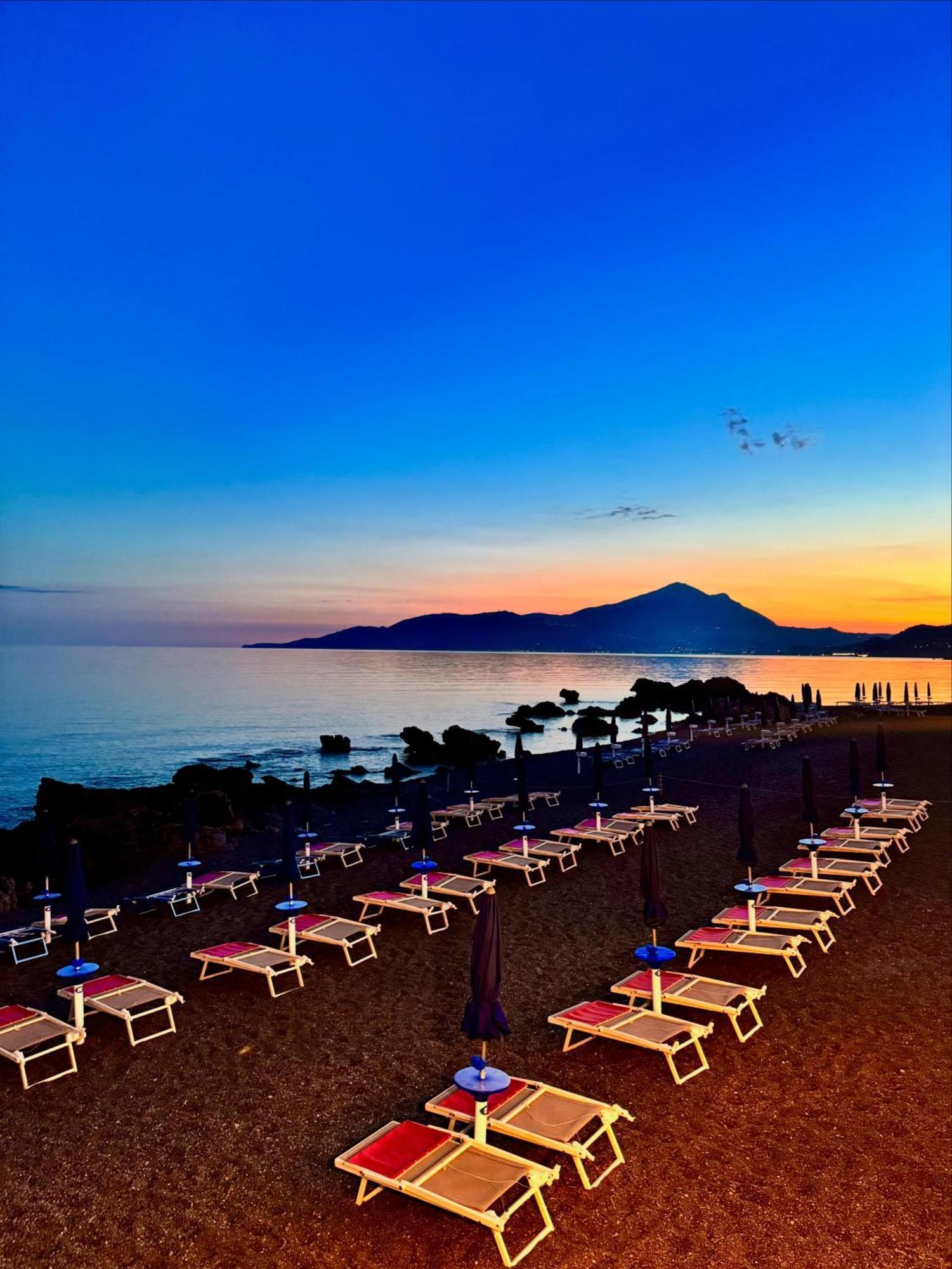 Hotel Mediterraneo Сапри Экстерьер фото