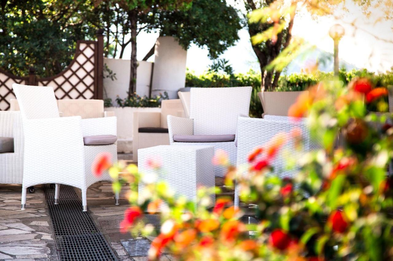 Hotel Mediterraneo Сапри Экстерьер фото